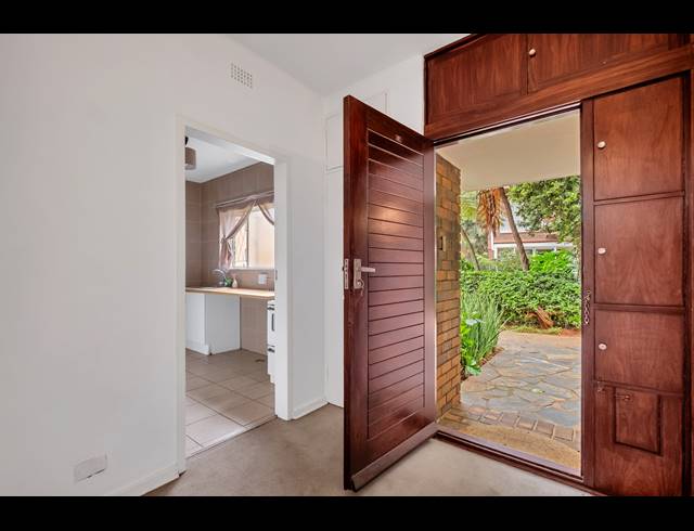 1.5 BEDROOM APARTMENT FOR SALE IN SANDOWN